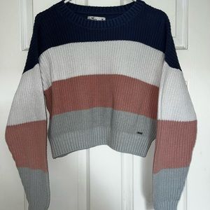 Holister cropped sweater cozy for any occasion